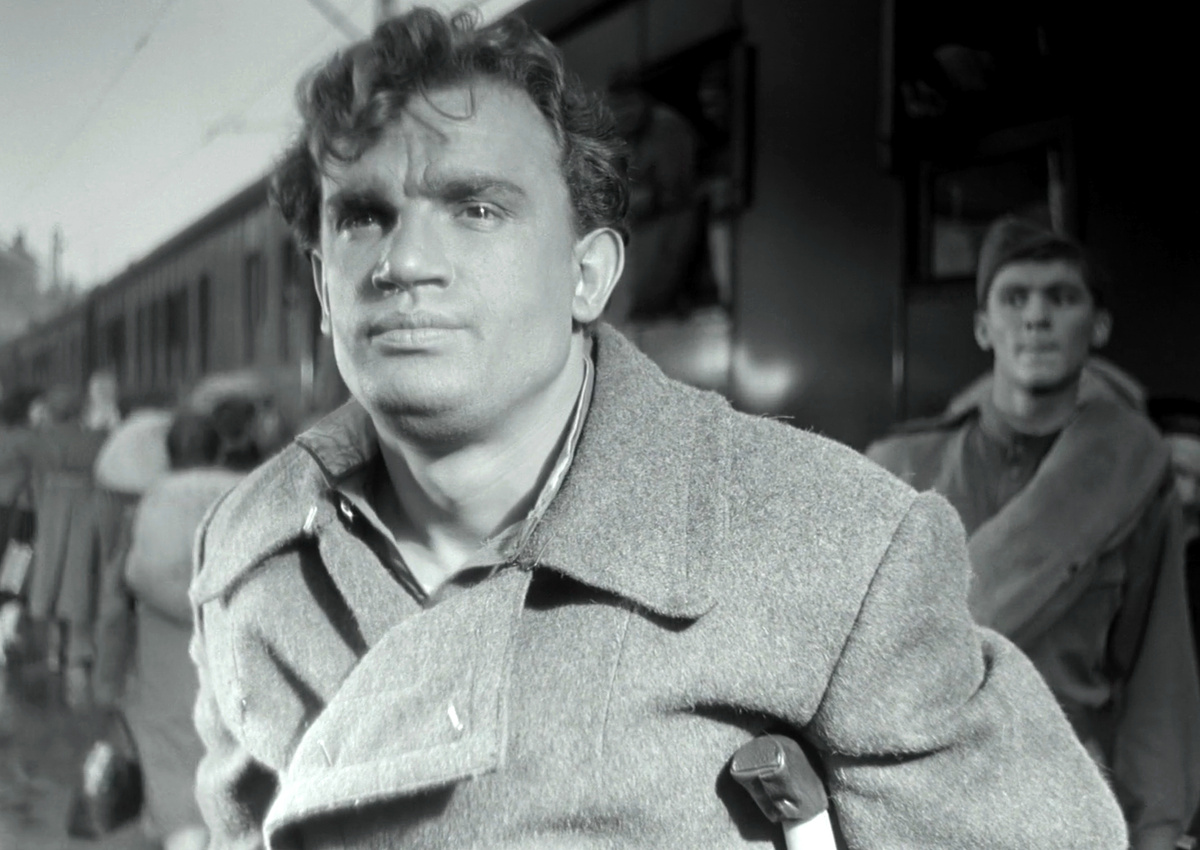 Владимир Ивашов. Кадр из кинофильма "Баллада о солдате", 1959 г., режиссер Григорий Чухрай, сценаристы Валентин Ежов, Григорий Чухрай, композитор Михаил Зив (скриншот)