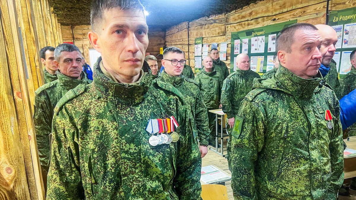    Командир танка из Нижневартовска отмечен благодарственным письмом губернатора и медалью «За боевые отличия»