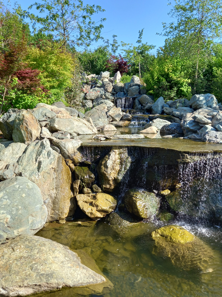 Тот самый водопад, только днём. Фото автора