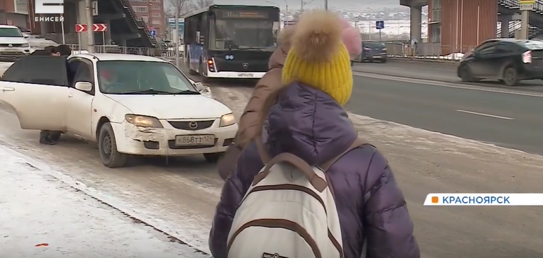     Пообщались с участниками конфликта в автобусе № 11, где кондуктор порвала куртку подростку