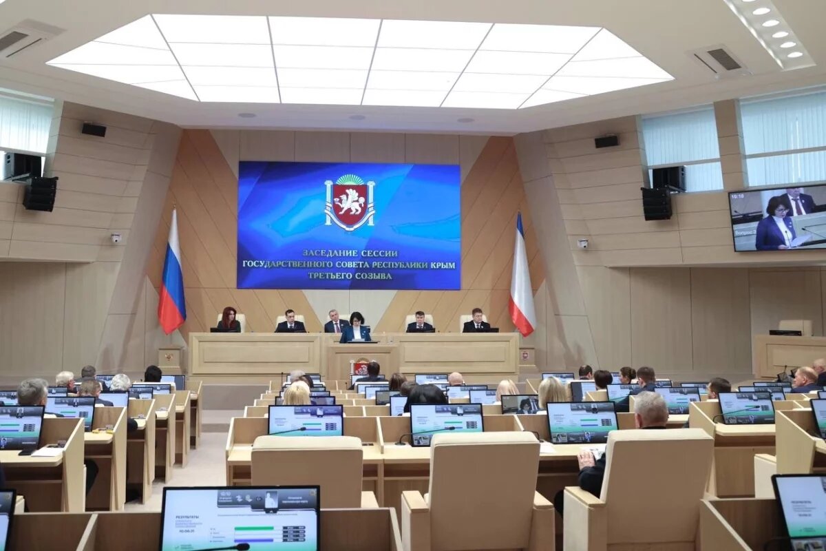    В Крыму приняли законопроект о региональном студенческом семейном капитале