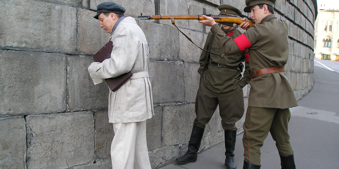Строили для себя, а отдавались под детские дома: Как Сталин распоряжался с Роскошными дачами элиты