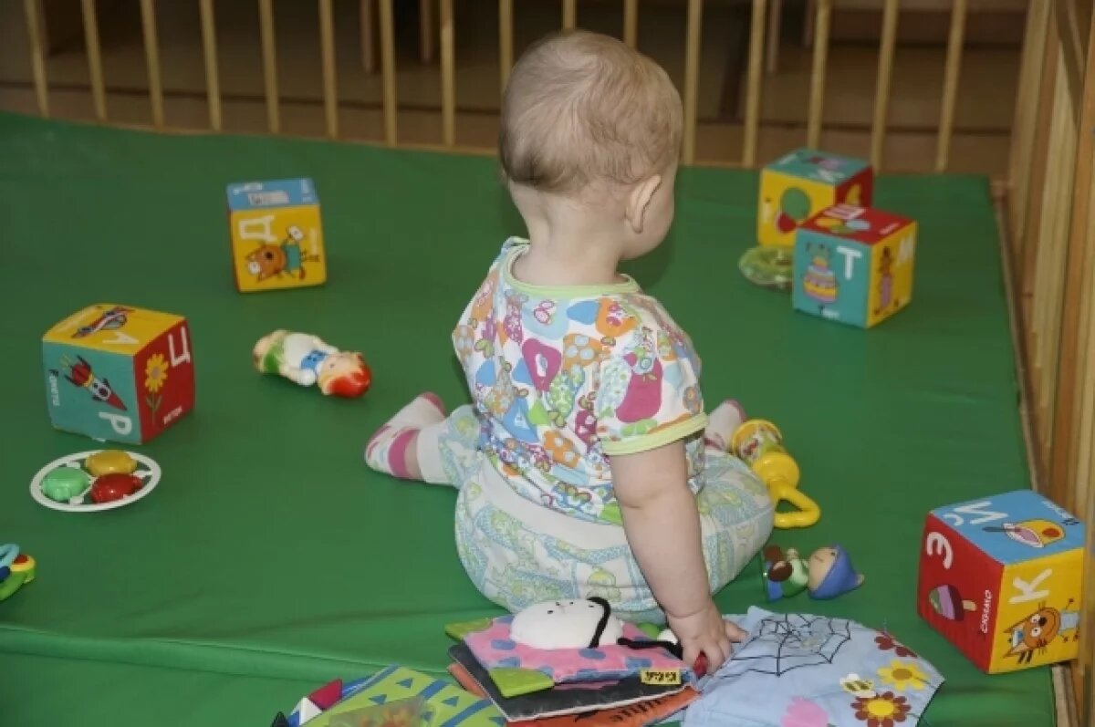    3-летняя девочка в Сыктывкаре ушла из дома ночью, открыв дверь ключами