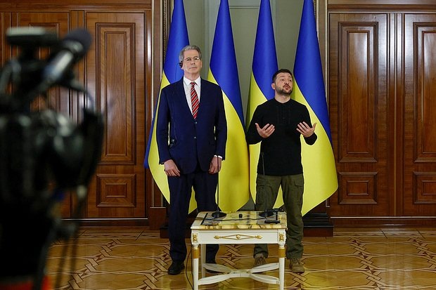    Владимир Зеленский и министр финансов США Скотт Бессент, Киев, Украина, 12 февраля 2025 года. Фото: Valentyn Ogirenko / Reuters