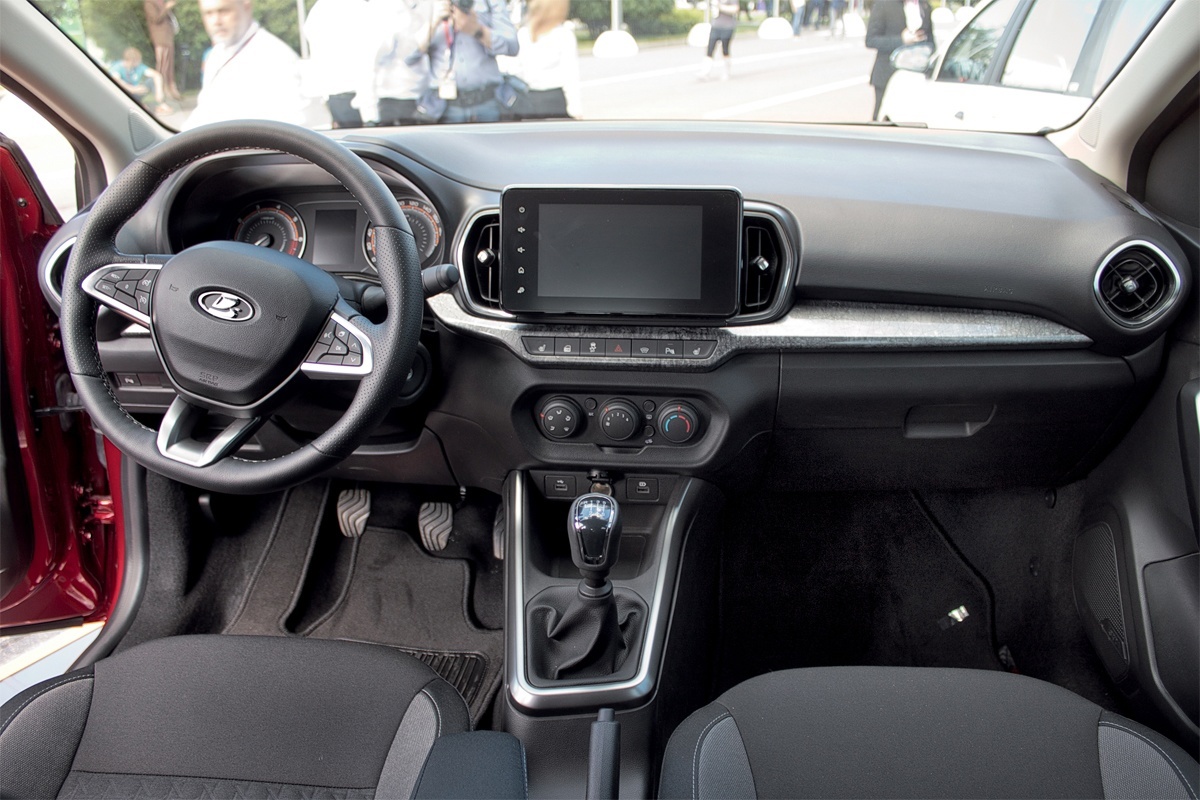 Салон Лада-Искра. Фото:Лада