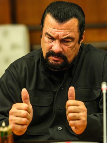 Стивен Сигал