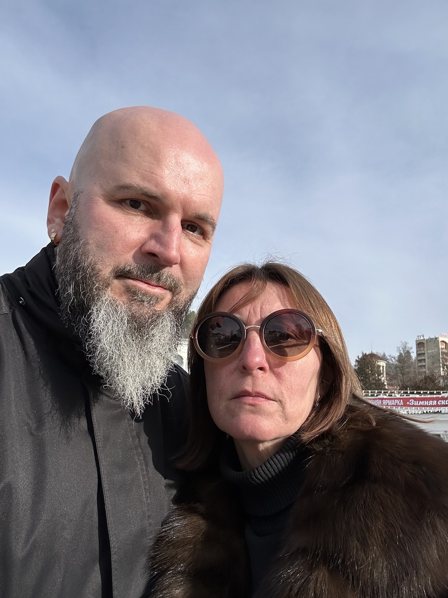 Дражайшая супруга и я