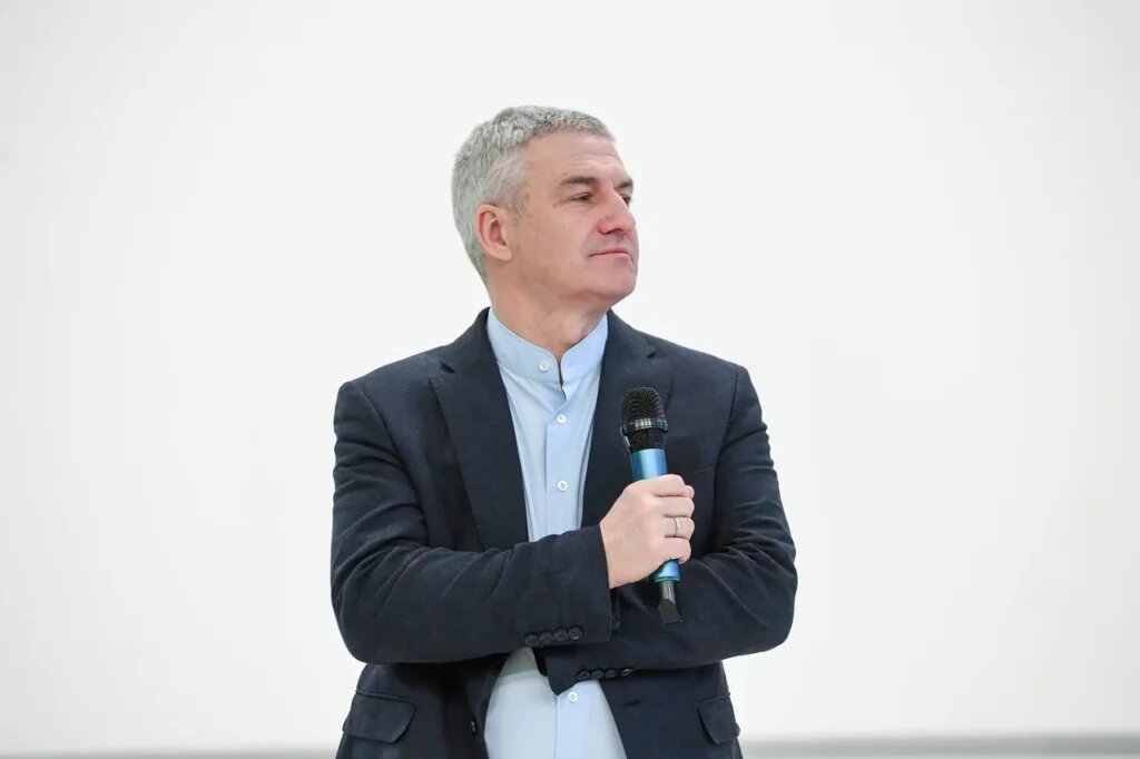    Артур Парфенчиков на встрече с жителями Суоярвского района. Фото: «Республика» / Оксана Кудряшова