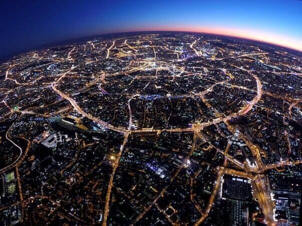 "Любовь - кольцо, А у кольца Начала нет И нет конца!"(с) Фото: ru.pinterest.com / Michaela Cox