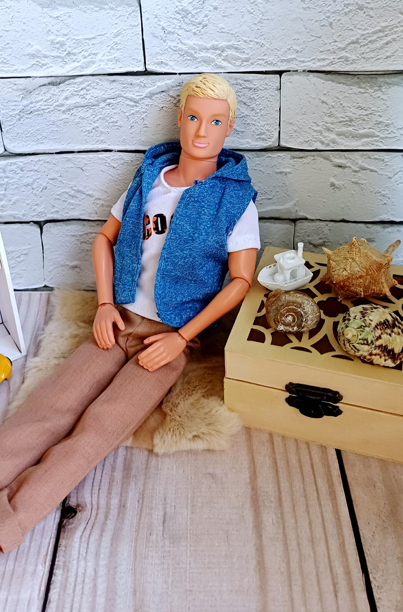 Кен блондин