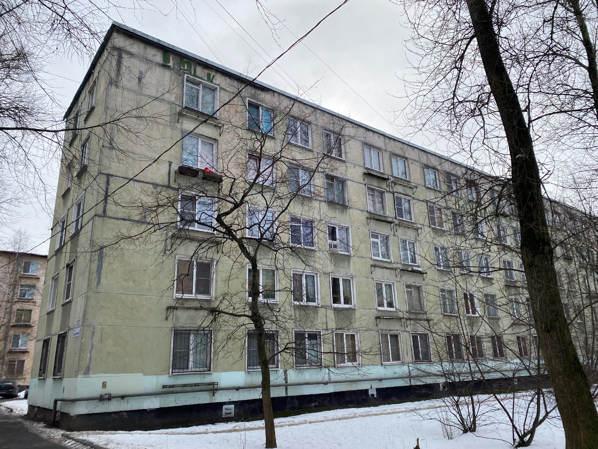 Обратная сторона дома серии ГИ (г. Санкт-Петербург, ул. Червонного Казачества, д.53, к.1)