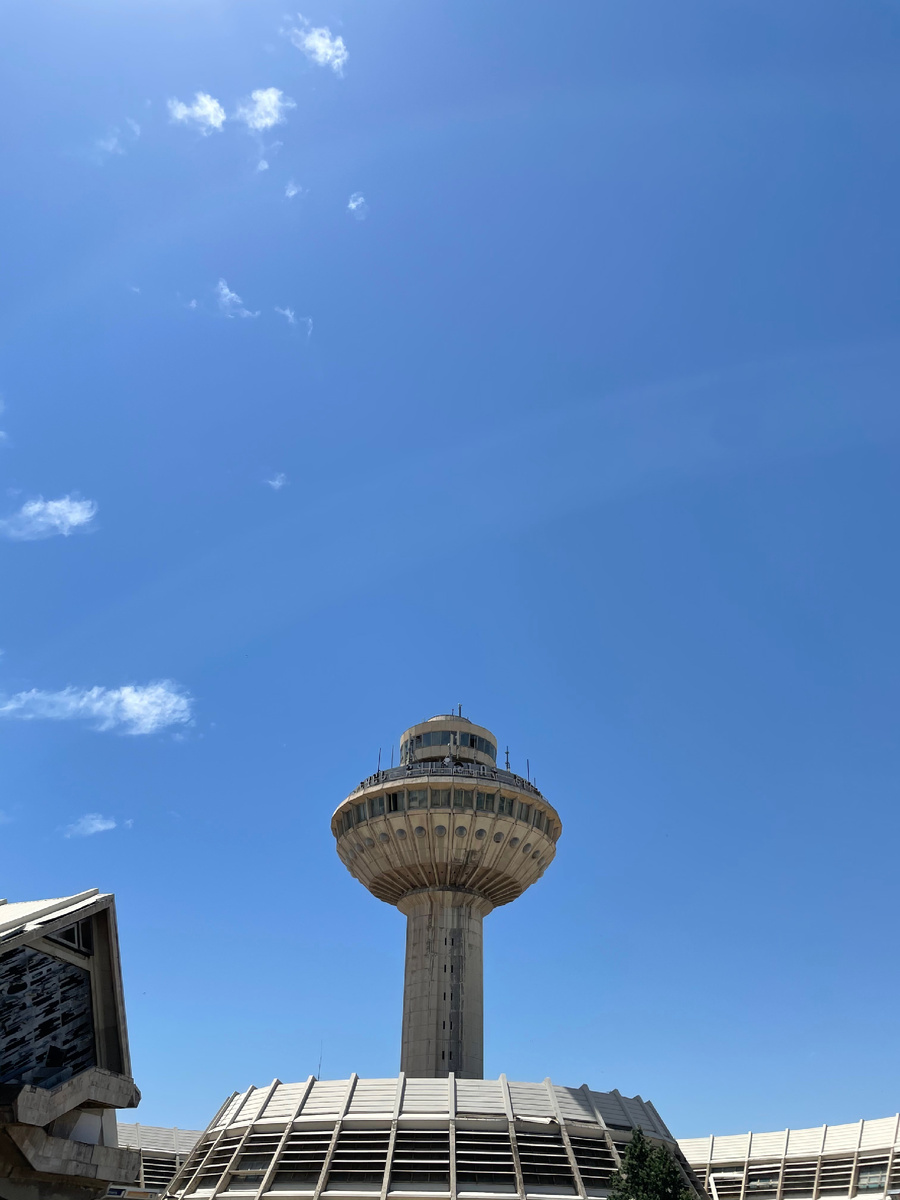 Фото автора ( старое здание аэропорта)