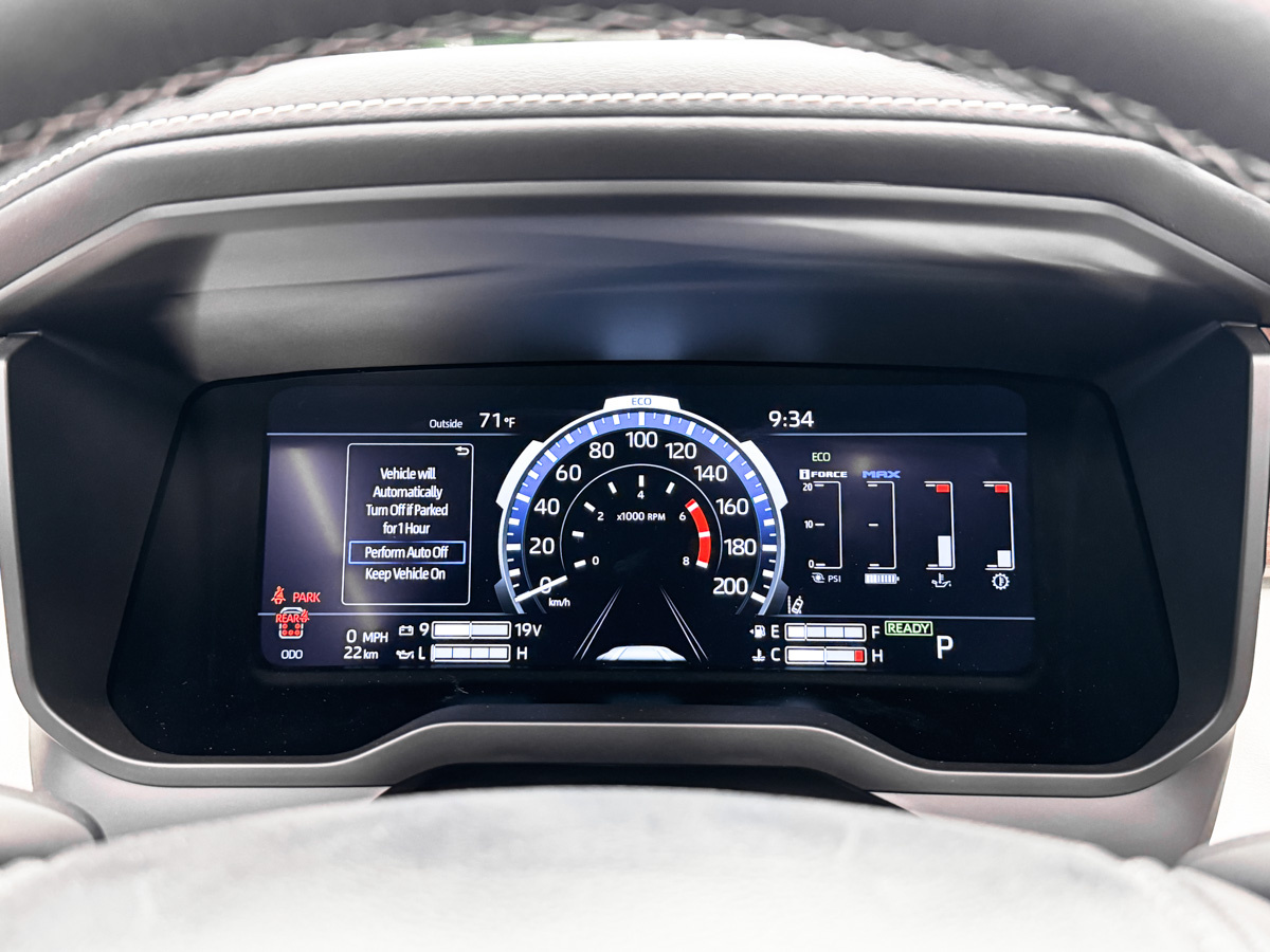 Цифровая приборная панель