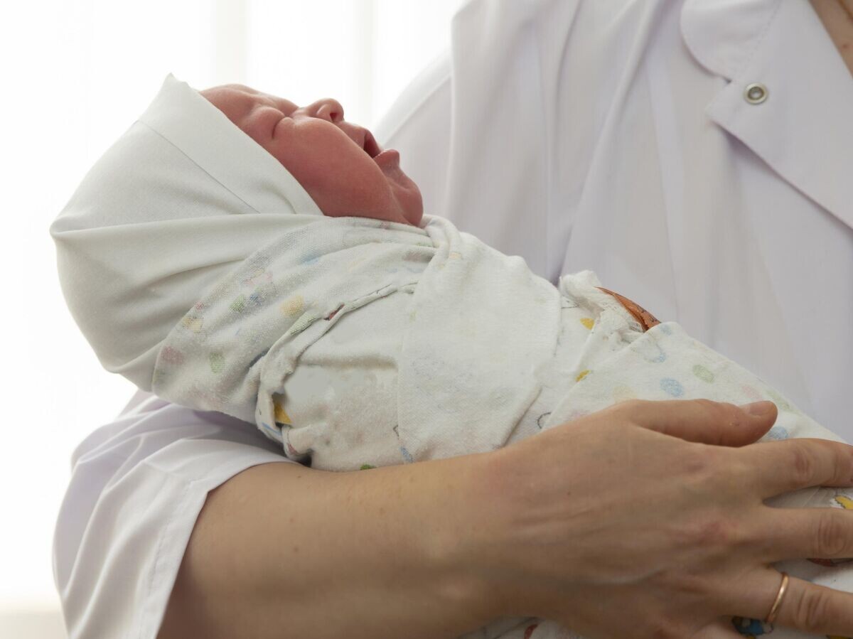    Новорожденный ребенок© iStock.com / Sviatlana Lazarenka