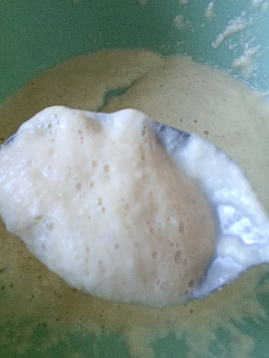 Вот такое тесто пузырчатое получилось