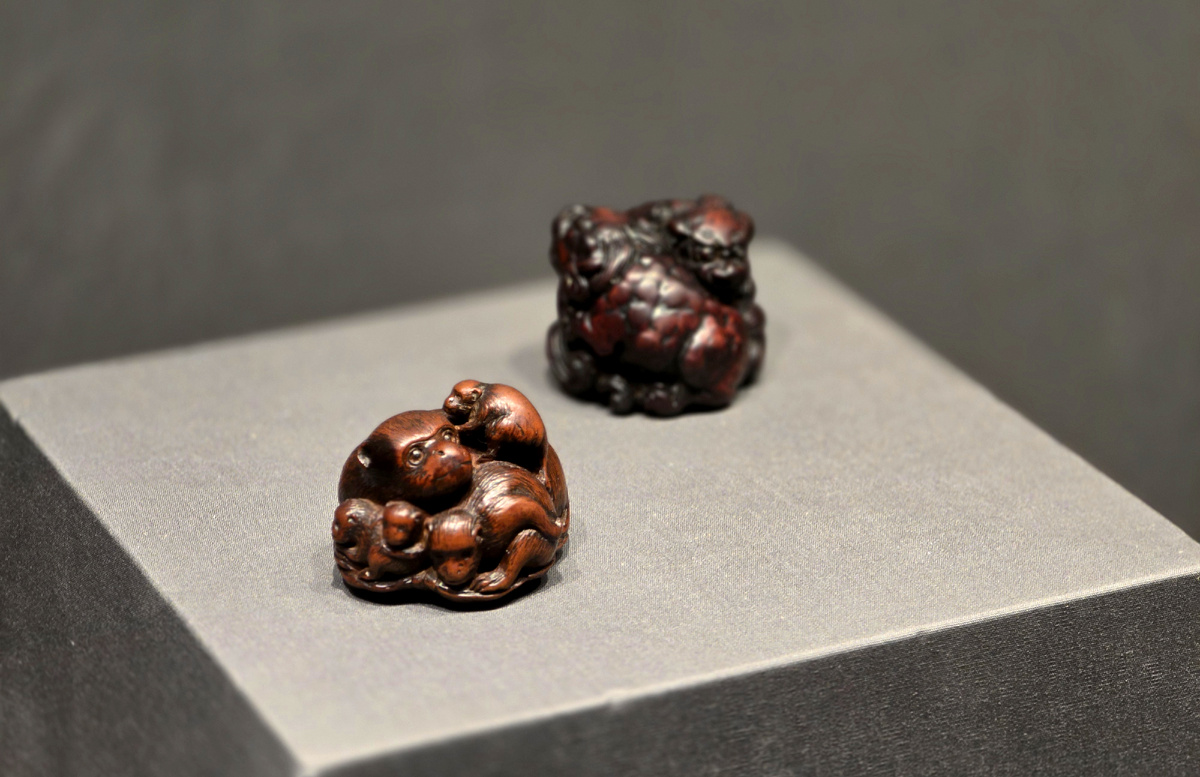 "Обезьяны", дерево, из экспонатов выставки