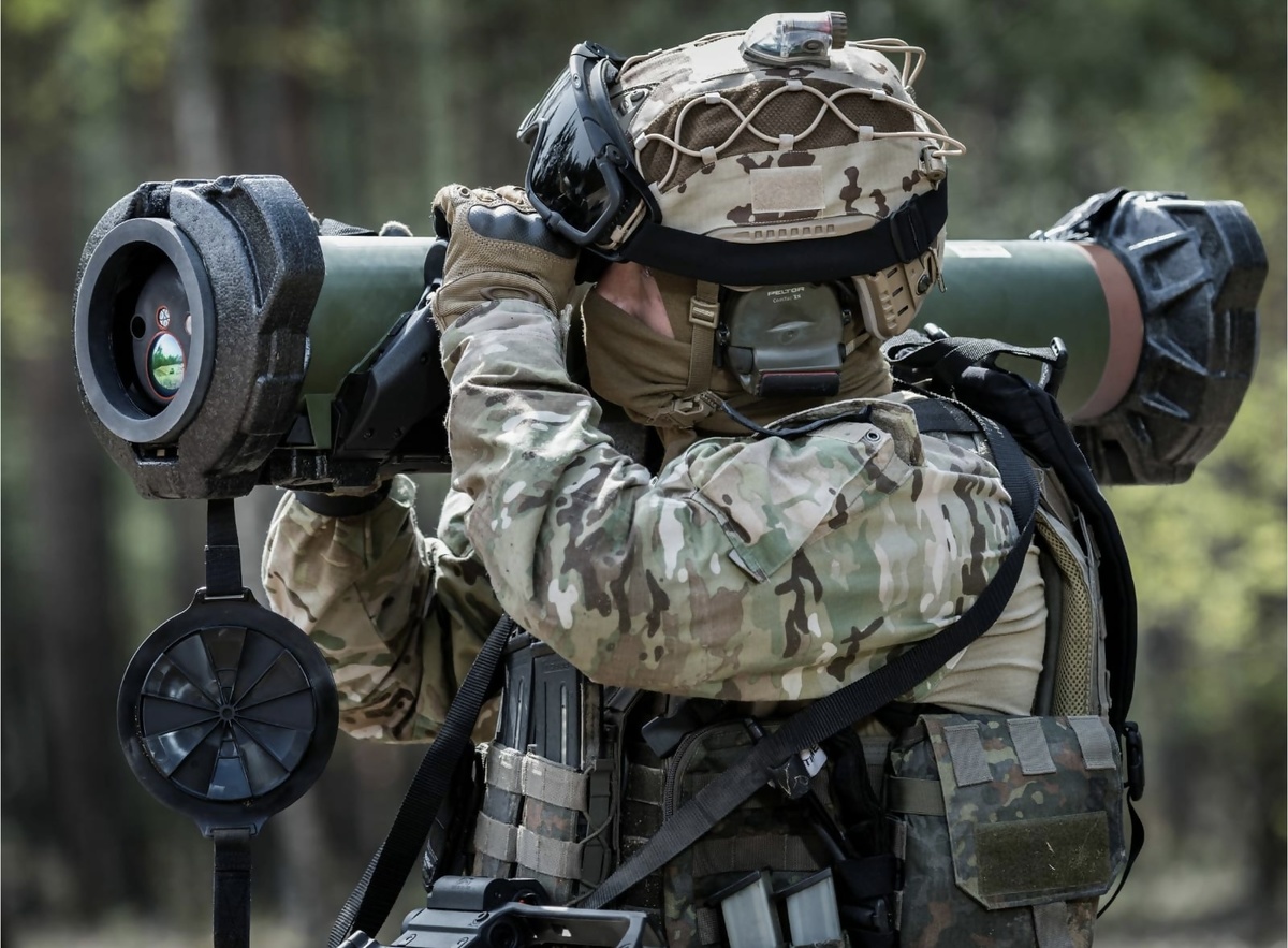 Дальность 2000 метров, это самый простой за 80 тысяч $