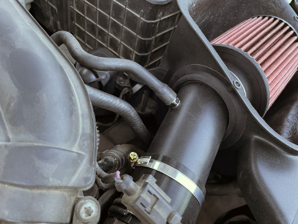 Пример холодного впуска в отдельном коробе