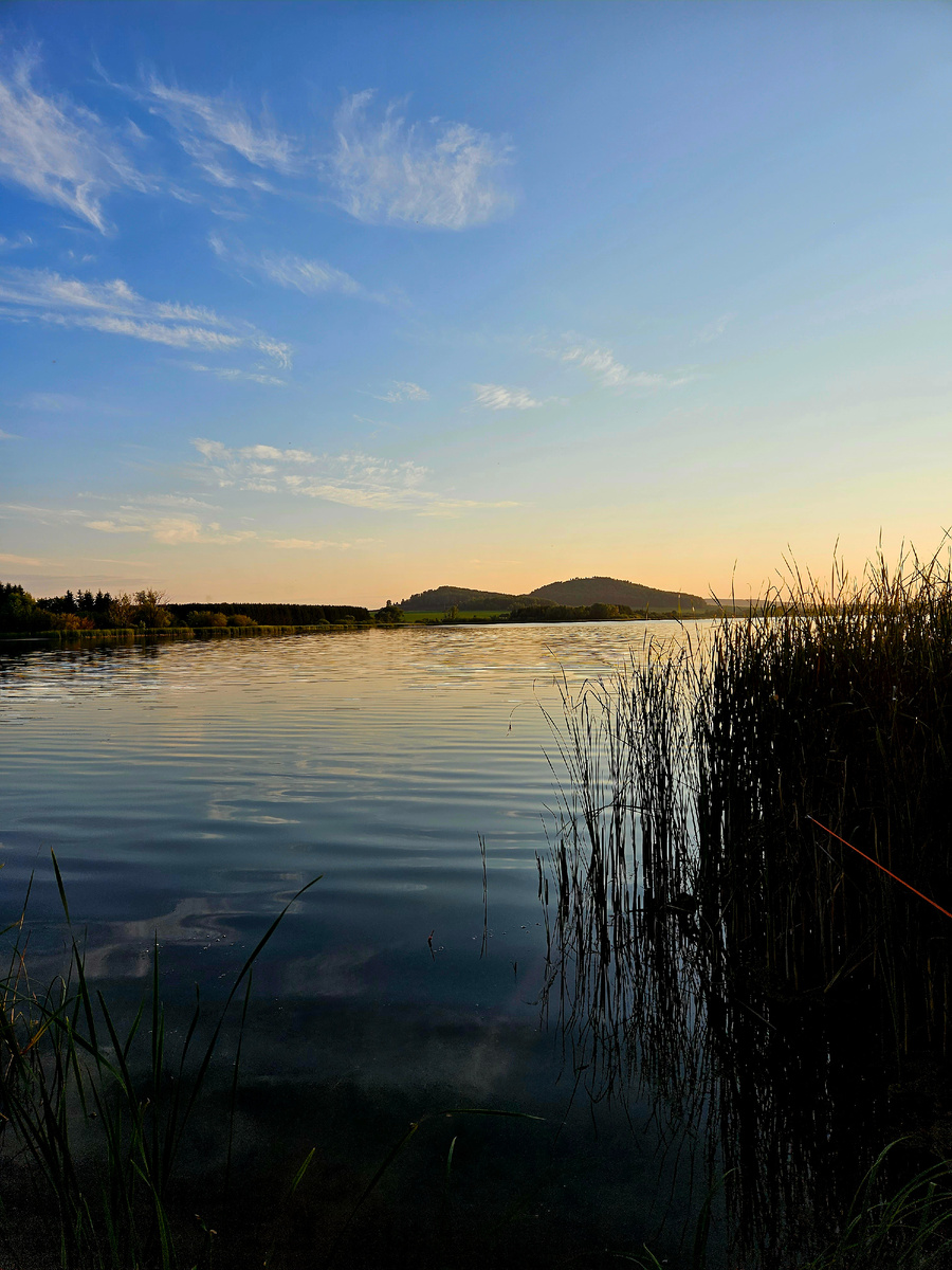 Вид с Александровского пруда на горы