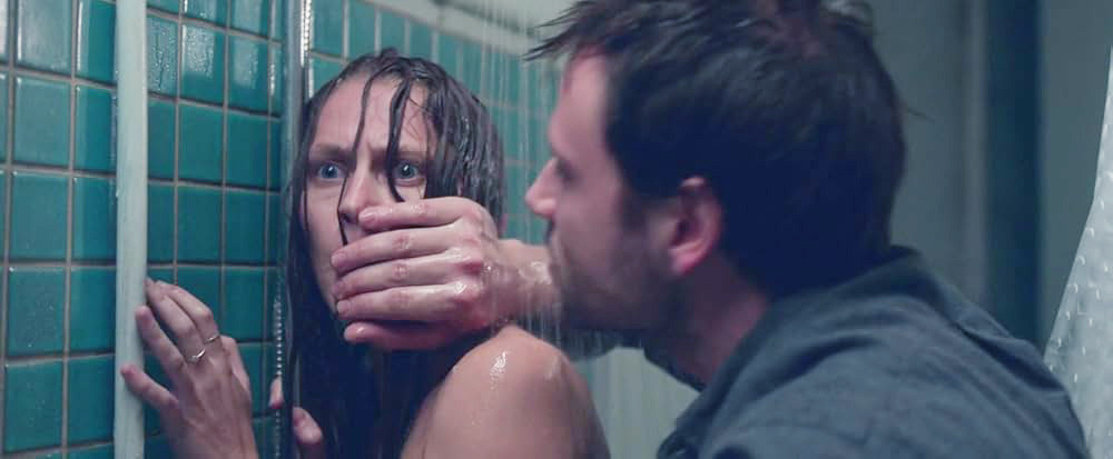 Кадр из фильма «Berlin Syndrome». Режиссер: Кейт Шортланд. Производство: Aquarius Films, DDP Studios Melbourne, Entertainment One, Film Victoria, Fulcrum Media Finance, Memento Films International, Screen Australia