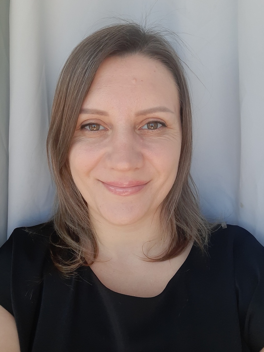 Автор канала) Купила я светлые тени и так накрасилась, что их не видно 😁