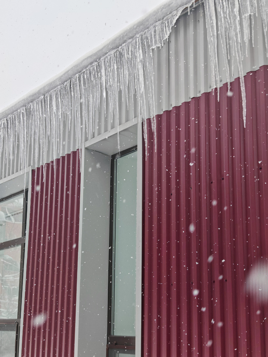 Ещё зима, но уже заметно приближение весны. 