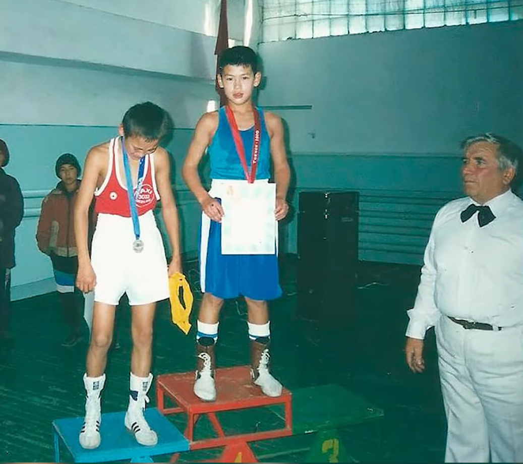    Дмитрий Бивол в детстве@AKIpressnews / YouTube