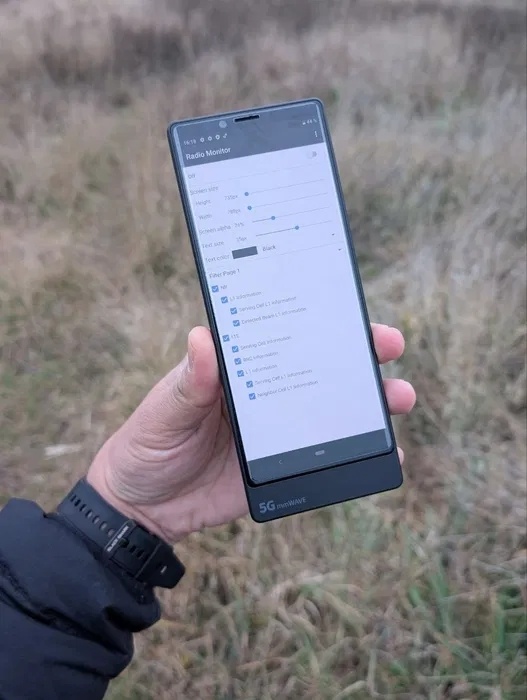    Прототип уникального смартфона Sony продают за $240