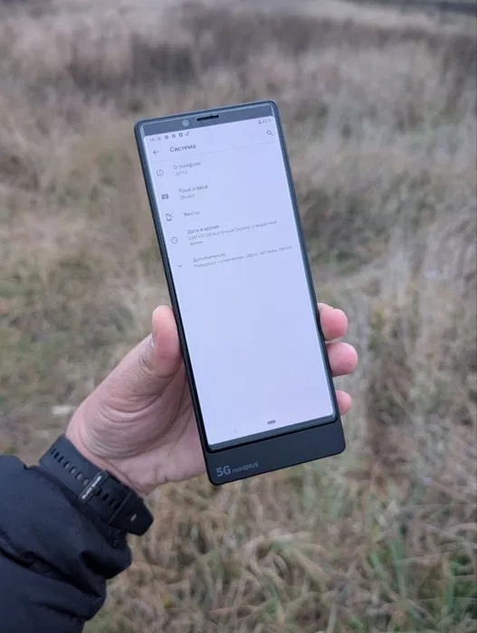    Прототип уникального смартфона Sony продают за $240