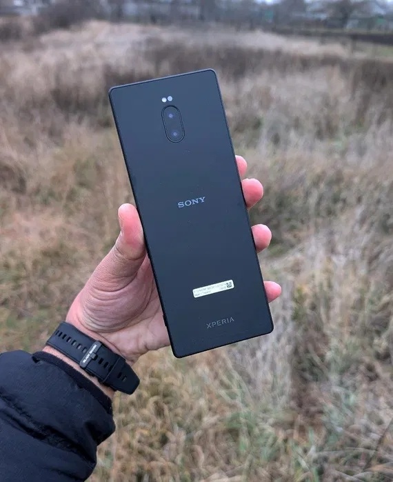    Прототип уникального смартфона Sony продают за $240