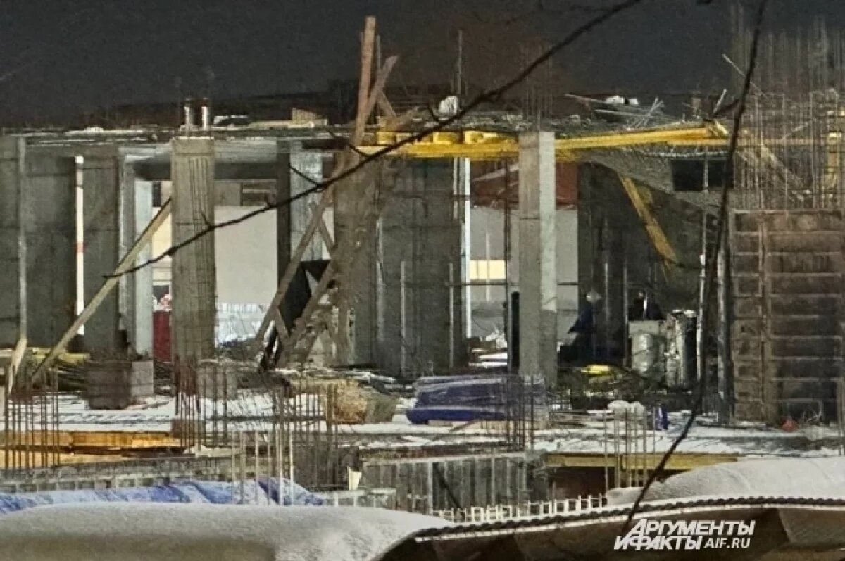    В момент ЧП рабочих на стройплощадке не было.