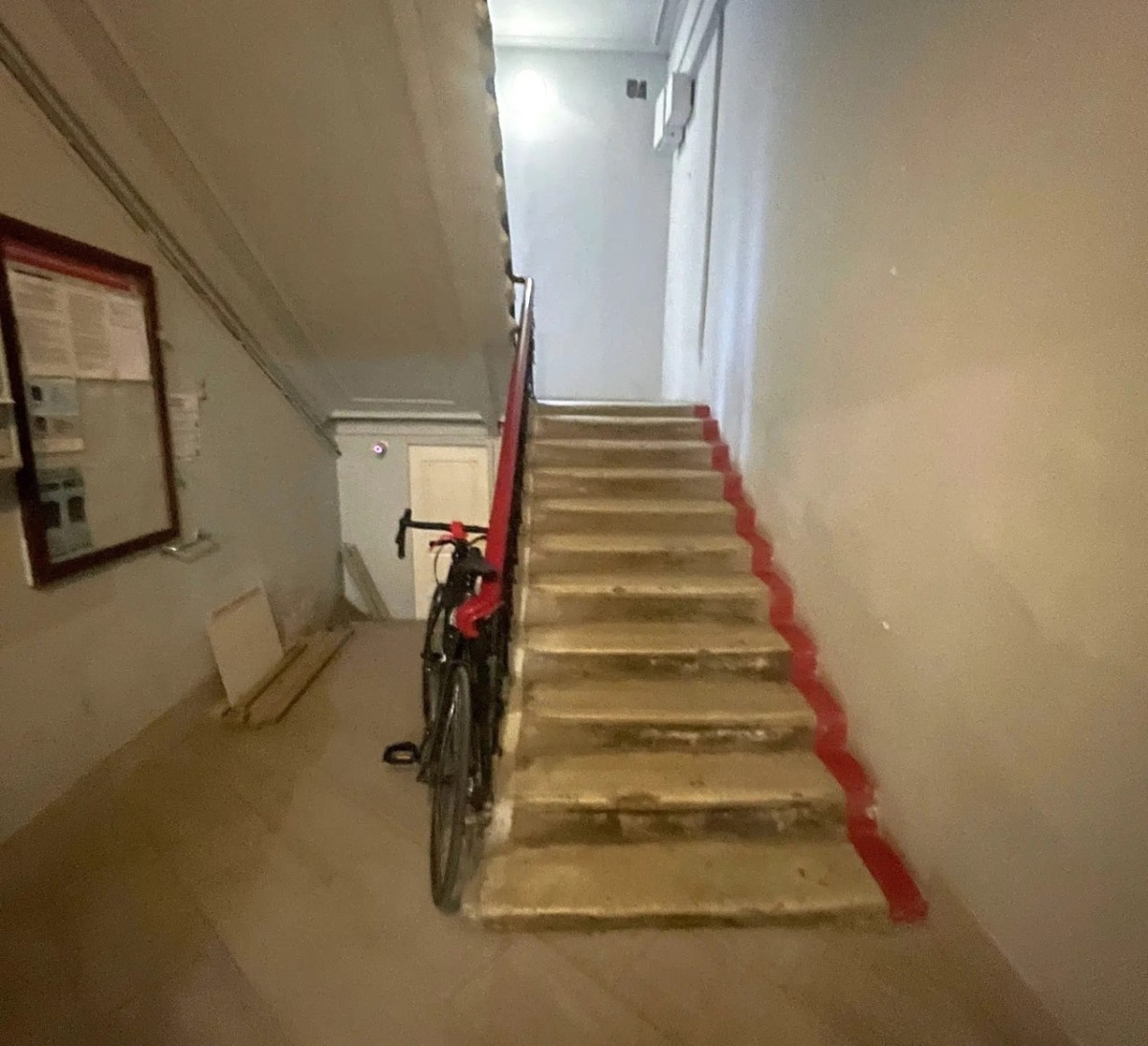 9 кв. м на двух уровнях. Фото: ДомКлик