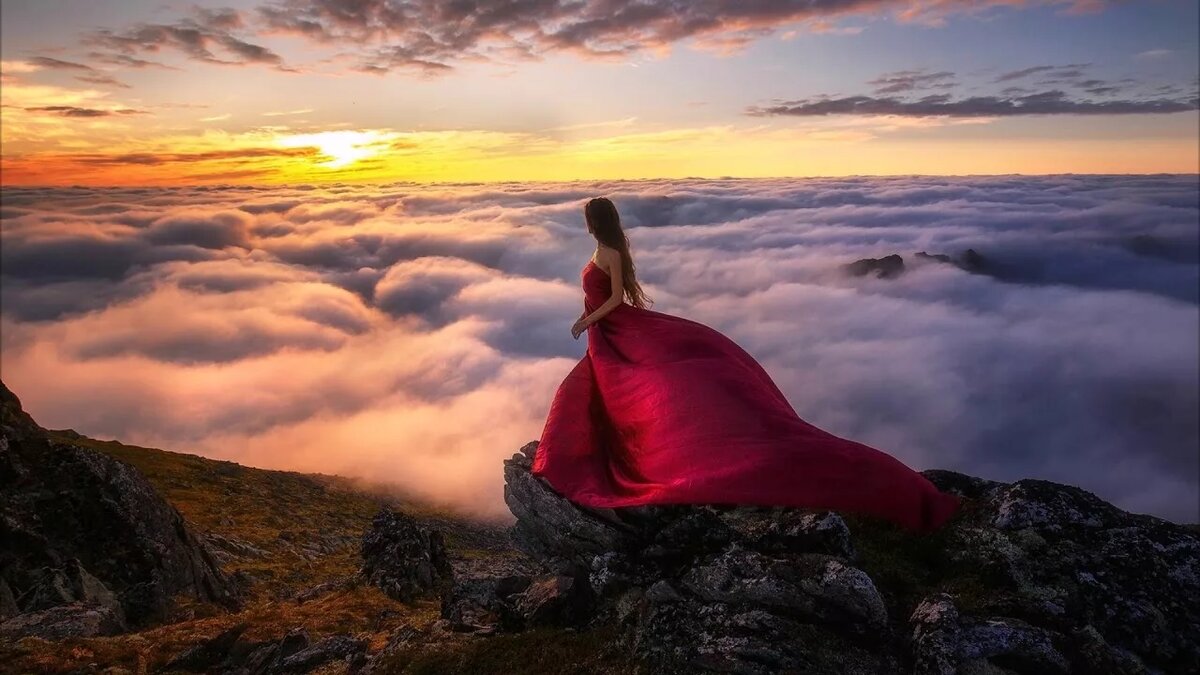 девушка на утесе