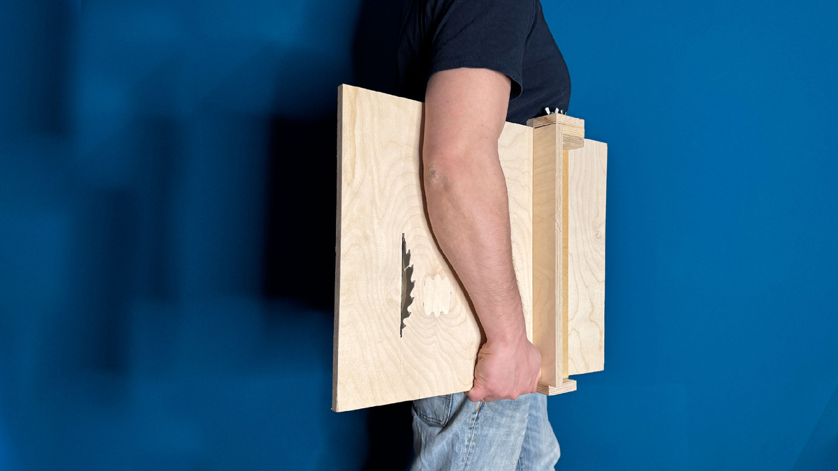 Мобильный стол для циркулярной пилы, которому не нужна розетка. (с) Все фото в статье автора