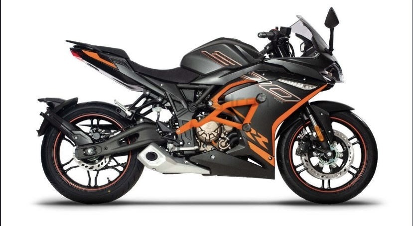 Voge 300RR с защитными рейтингами Crazy Iron