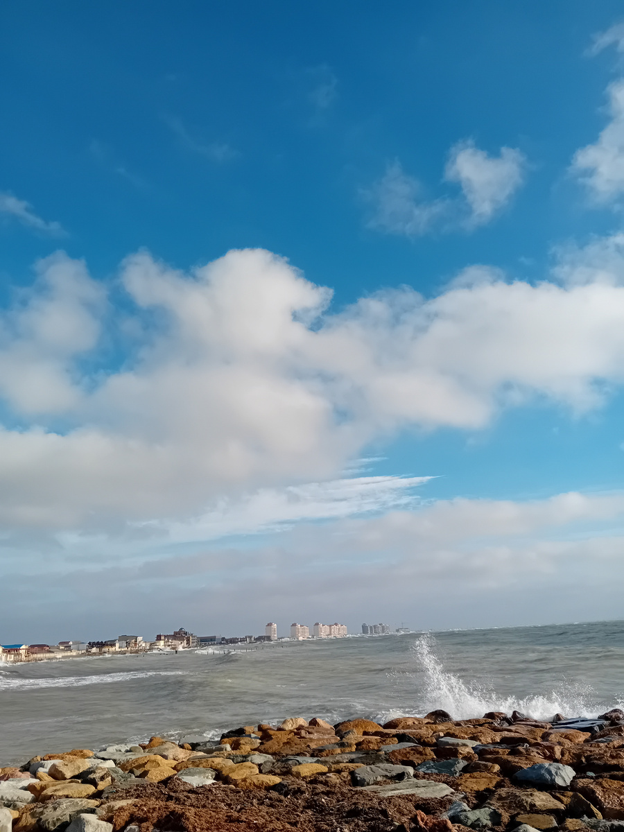 Авторское фото.  Море злится, небольшой шторм.