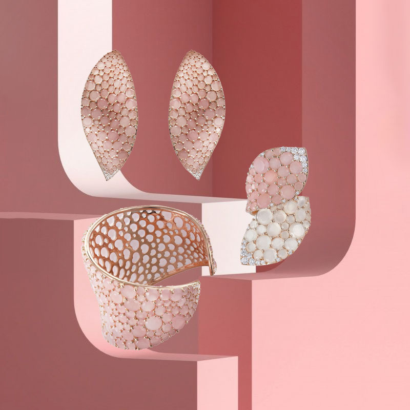 Серьги, кольцо и браслет Pasquale Bruni Lakshmi из розового золота с халцедоном, бриллиантами и лунным камнем