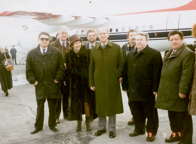 Фото 1997 года. Принца Филиппа провожают из Комсомольска-на-Амуре
