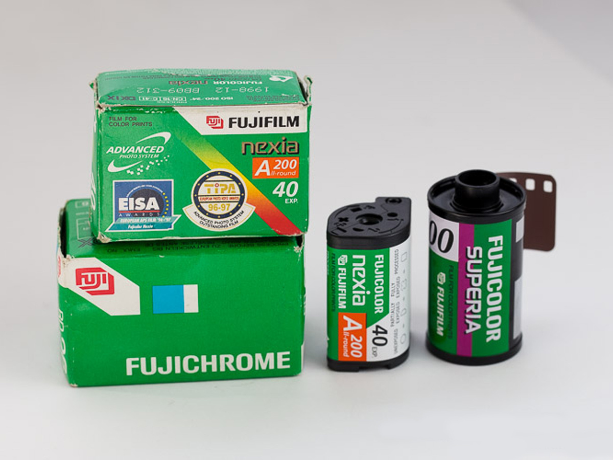 Катушка плёнки APS в сравнении с обычной