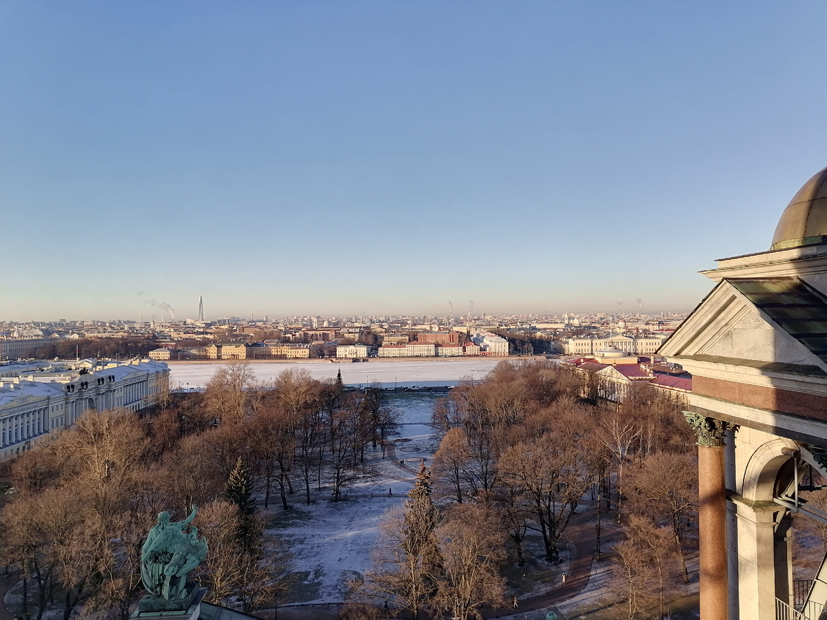 Виды с северной стороны. Листай вбок, чтоб посмотреть все фотографии.