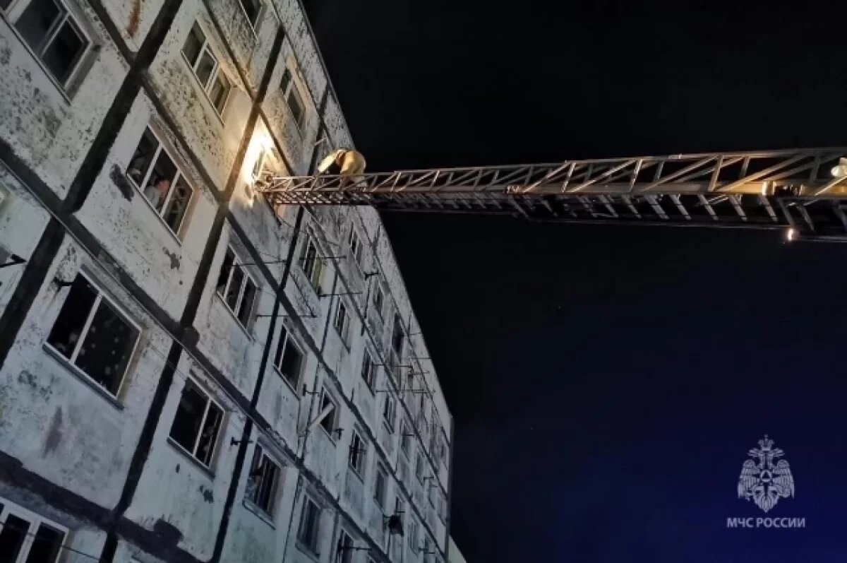    Из горящего общежития в Петропавловске-Камчатском были спасены 17 человек