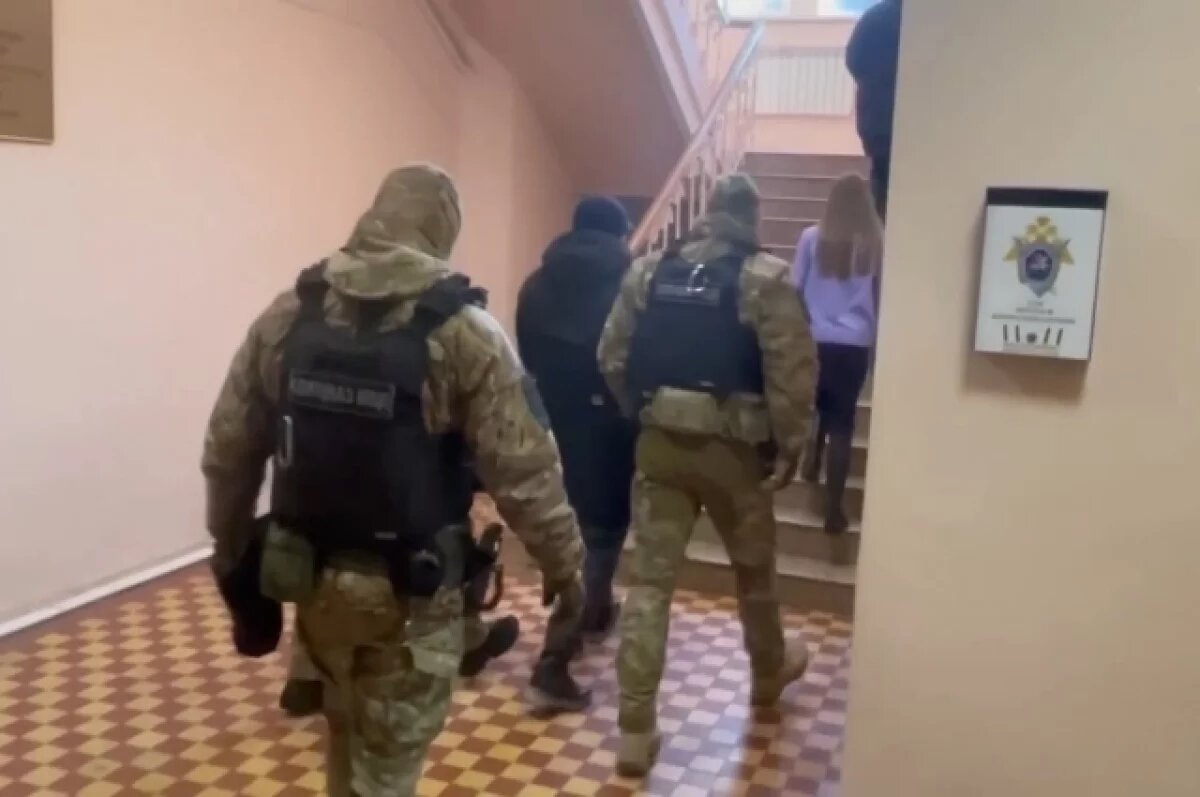    В Приморье СКР возбудил дело о взятке против экс-сотрудников ДПС