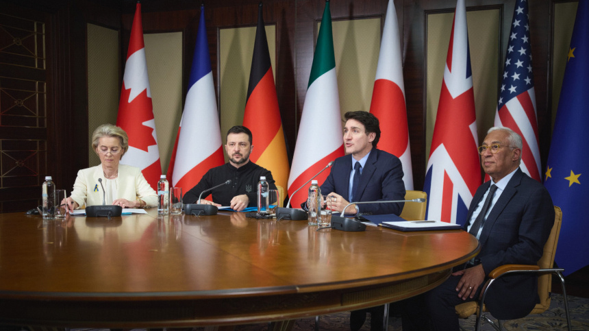    Фото: www.globallookpress.com/Pool /Ukrainian Presidentia; 5-tv.ru