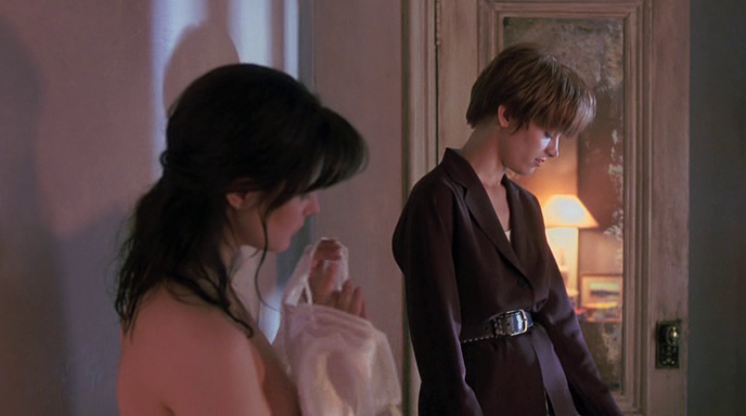 Кадр из фильма "Одинокая белая женщина" (1992)