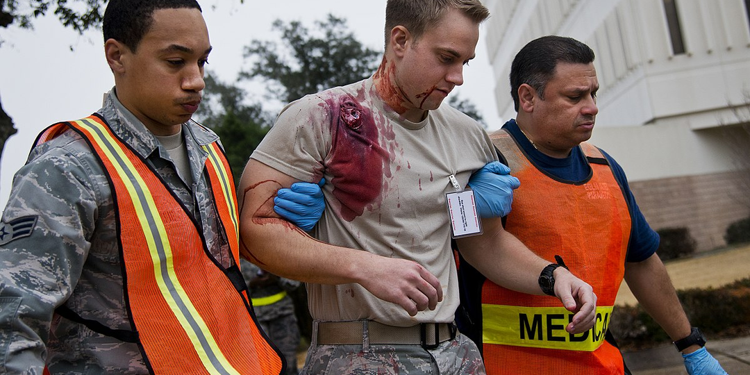 Актеры-Кризиса: Реалистичные Тренировки или Инструмент Манипуляции?