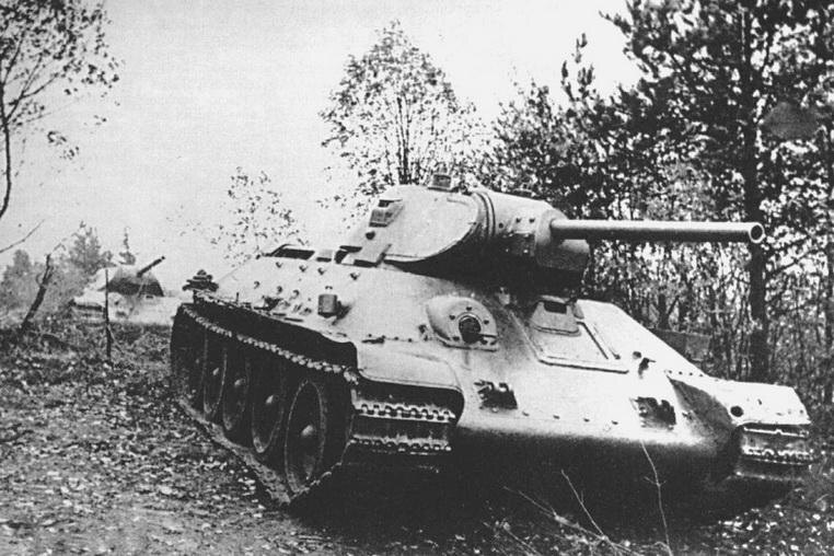 Танк Т-34 производства Сталинградского тракторного завода выпуска июля 1941 года