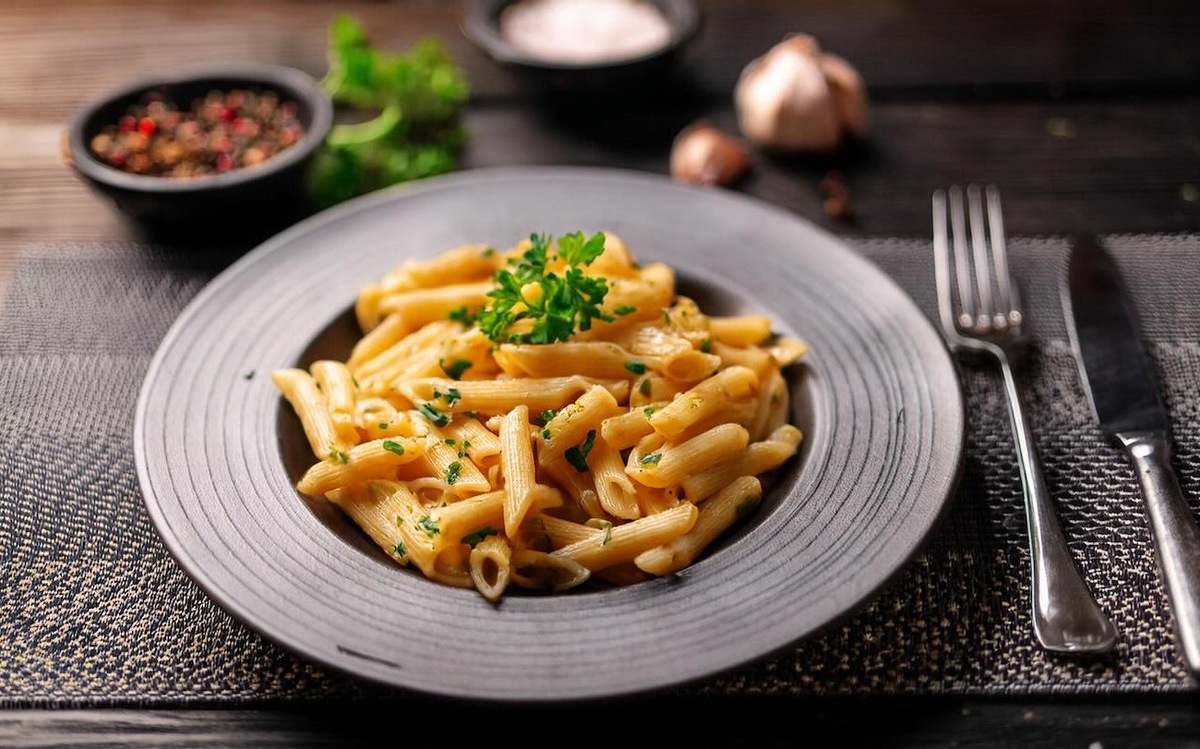 Макароны получатся как в итальянском ресторане: кулинарная хитрость с предварительным обжариванием / Фото: Pogovorim.by

