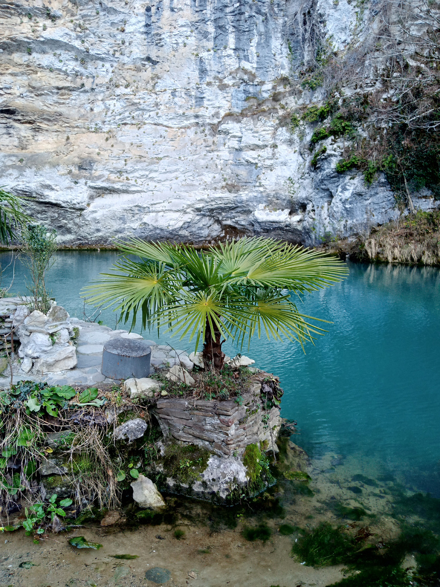 Абхазия. Голубое озеро 