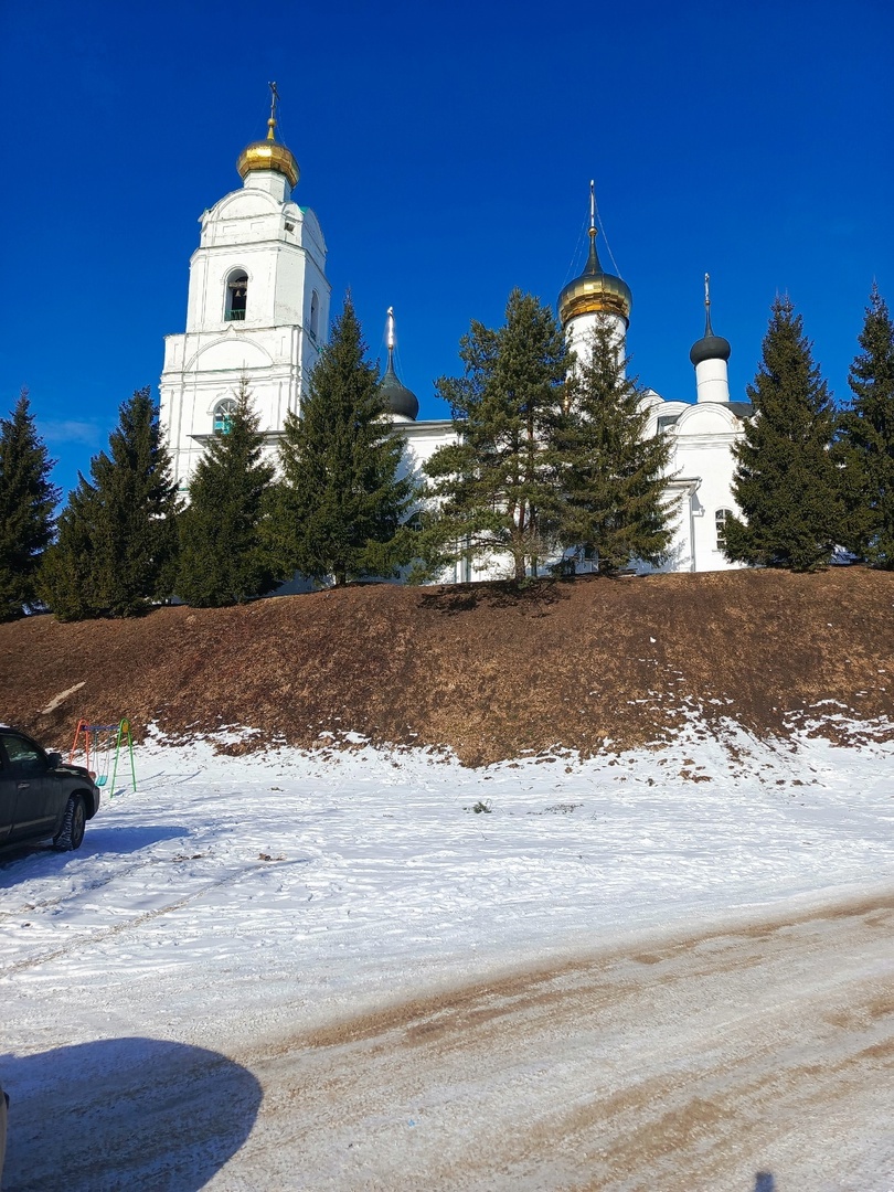 Свято-Троицкий собор , был построен в 1674-1676 гг.