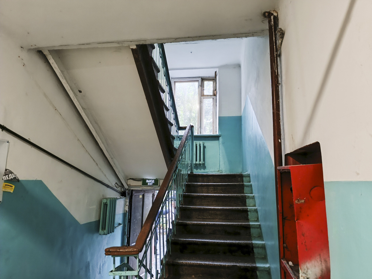 Надымчане жалуются на компании подростков в подъездах.  Фото: ФедералПресс / Карина Майлибаева